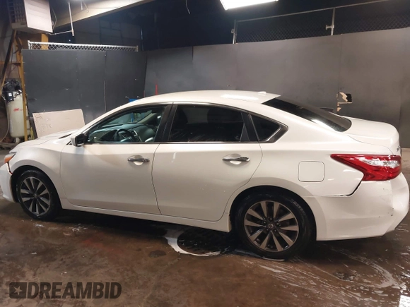 2017 Nissan Altima SV with VIN 1N4AL3AP6HC171487, listed as a IAAI auction lot 41503897 with 154,095 mi miles and . Bid and sale history available at carsss.com. Image 14.