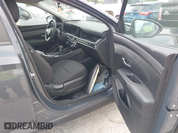 2025 Hyundai Tucson SEL with VIN 5NMJB3DE4SH479841, listed as a IAAI auction lot 42107494 with 15,559 mi miles and . Bid and sale history available at DreamBid. Image 5.