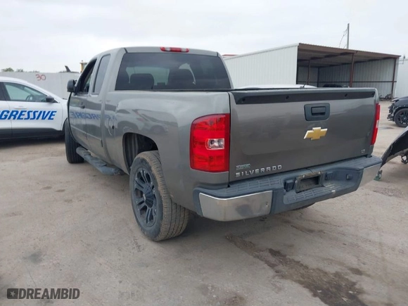 2008 Chevrolet Silverado 1500 Work Truck with VIN 1GCEC19CX8Z330185, listed as a IAAI auction lot 41891379 with 189,991 mi miles. Bid and sale history available at carsss.com. Image 3.