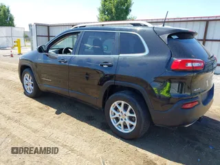 2016 Jeep Cherokee Latitude with VIN 1C4PJMCSXGW296586, listed as a IAAI auction lot 42686423 with 83,833 mi miles and . Bid and sale history available at DreamBid. Image 3.