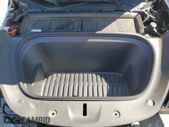2022 Tesla Model Y Long Range z VIN 7SAYGDEE2NF442073, wystawiony jako Copart lot #49180135 z przebiegiem 34 742 mil mil oraz Szkoda całkowita • Salvage title. Historia ofert i sprzedaży dostępna na DreamBid. Obrazek 13.