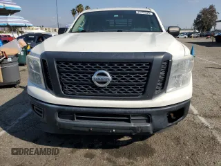 2017 Nissan Titan with VIN 1N6AA1F10HN501280, listed as a Copart auction lot 43782625 with 217,906 mi miles and Clean title. Bid and sale history available at DreamBid. Image 5.