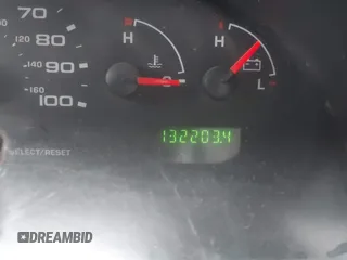 2005 Ford Econoline Cargo z VIN 1FTNE24W65HB33453, wystawiony jako IAAI lot #42187182 z przebiegiem 132 203 mil mil oraz . Historia ofert i sprzedaży dostępna na DreamBid. Obrazek 7.
