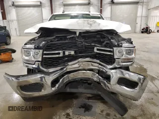 2019 Ram 2500 Tradesman z VIN 3C6UR5CL9KG719814, wystawiony jako Copart lot #50293335 z przebiegiem 126 270 mil mil oraz Szkoda całkowita • Salvage title. Historia ofert i sprzedaży dostępna na DreamBid. Obrazek 5.