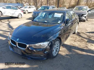 2016 BMW 3 Series 320i xDrive z VIN WBA8E5G5XGNT94622, wystawiony jako IAAI lot #41580890 z przebiegiem 124 086 mil mil oraz . Historia ofert i sprzedaży dostępna na DreamBid. Obrazek 6.