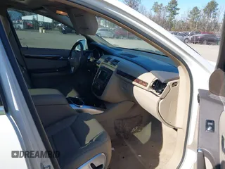 2011 Mercedes-Benz R R 350 with VIN 4JGCB6FE5BA118387, listed as a IAAI auction lot 41434219 with 203,428 mi miles. Bid and sale history available at carsss.com. Image 5.