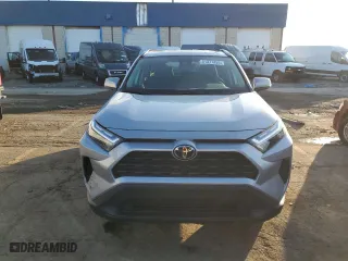 2022 Toyota RAV4 XLE with VIN 2T3P1RFV4NC284496, listed as a Copart auction lot 51371495 with 27,345 mi miles and Salvage Title. Bid and sale history available at carsss.com. Image 5.