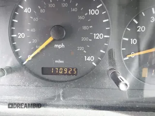 2000 Mercedes-Benz M 320/430/500 с VIN 4JGAB54E3YA160036, выставлен на аукционе IAAI как лот 41975809 с пробегом 170 925 миль миль и . История ставок и продаж доступна на DreamBid. Изображение 7.