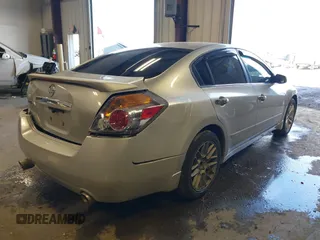 2008 Nissan Altima 2.5 with VIN 1N4AL21E88N538435, listed as a IAAI auction lot 41691649 with 230,967 mi miles. Bid and sale history available at carsss.com. Image 4.