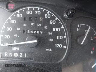 2000 Ford Explorer XLT z VIN 1FMZU73E7YZB60956, wystawiony jako IAAI lot #42218666 z przebiegiem 234 289 mil mil oraz . Historia ofert i sprzedaży dostępna na DreamBid. Obrazek 16.