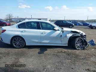 2020 BMW 3 Series 330i xDrive with VIN 3MW5R7J08L8B09946, listed as a IAAI auction lot 41989250 with 33,921 mi miles and . Bid and sale history available at DreamBid. Image 13.