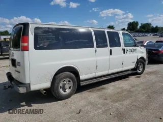 2003 Chevrolet Express Passenger with VIN 1GAHG39UX31231081, listed as a Copart auction lot 62132445 with 207,650 mi miles and Salvage title. Bid and sale history available at DreamBid. Image 3.