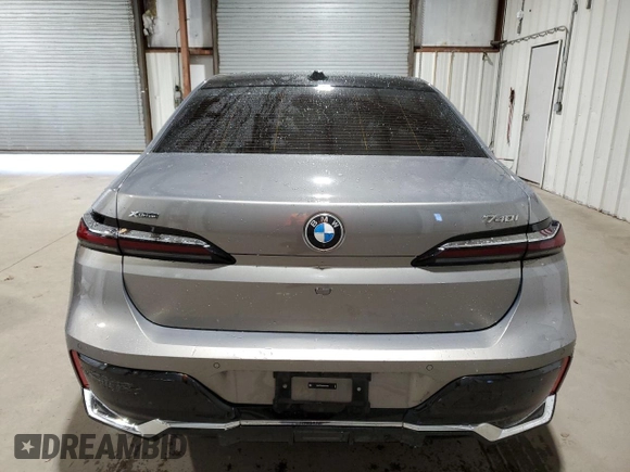 2024 BMW 7 Series 740i xDrive with VIN WBA33EH04RCR44463, listed as a Copart auction lot 80165794 with 26,078 mi miles and Clean Title. Bid and sale history available at carsss.com. Image 6.