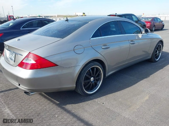 2006 Mercedes-Benz CLS-Class with VIN WDDDJ75X46A038174, listed as a IAAI auction lot 41249320 with 96,690 mi miles. Bid and sale history available at carsss.com. Image 4.