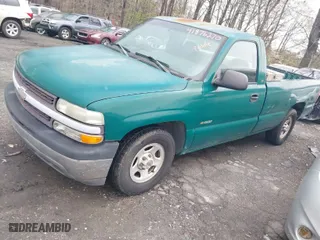 2002 Chevrolet Silverado 1500 with VIN 1GCEC14W82Z286809, listed as a IAAI auction lot 41876270 with 217,690 mi miles. Bid and sale history available at carsss.com. Image 2.