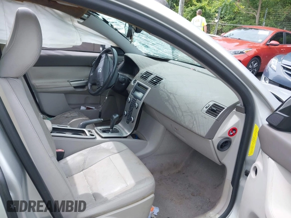 2008 Volvo S40 2.4L с VIN YV1MS382982384776, выставлен на аукционе IAAI как лот 42309949 с пробегом 215 744 миль миль и . История ставок и продаж доступна на DreamBid. Изображение 5.