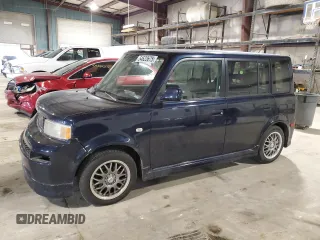 2005 Scion xB z VIN JTLKT324350199977, wystawiony jako Copart lot #54623675 z przebiegiem 50 747 mil mil oraz Szkody całkowita. Historia ofert i sprzedaży dostępna na DreamBid. Obrazek 1.