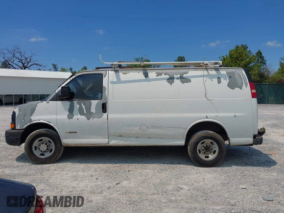 2005 Chevrolet Express Cargo Van with VIN 1GCGG25VX51226784, listed as a IAAI auction lot 42012325 with 537,878 mi miles. Bid and sale history available at carsss.com. Image 14.