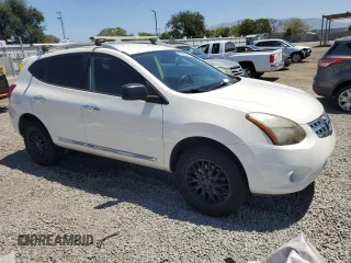 2015 Nissan Rogue S z VIN JN8AS5MT3FW650483, wystawiony jako Copart lot #56312985 z przebiegiem 164 269 mil mil oraz Szkody całkowita. Historia ofert i sprzedaży dostępna na DreamBid. Obrazek 4.
