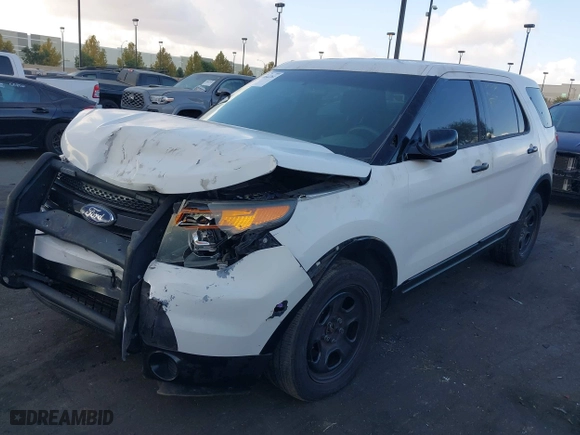 2013 Ford Utility Police Interceptor with VIN 1FM5K8AR6DGC06895, listed as a IAAI auction lot 40842261 with 156,107 mi miles. Bid and sale history available at carsss.com. Image 17.