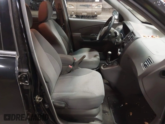 2006 Hyundai Tucson GL with VIN KM8JM12B26U325338, listed as a IAAI auction lot 41809578 with 127,210 mi miles. Bid and sale history available at carsss.com. Image 5.