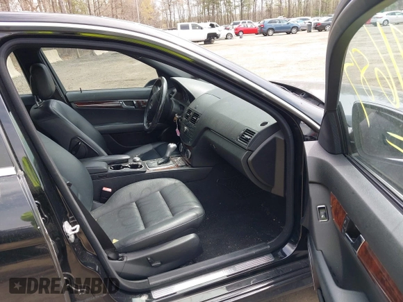 2009 Mercedes-Benz C-Class 3.0L Sport with VIN WDDGF81X99R070764, listed as a IAAI auction lot 41971687 with 142,718 mi miles. Bid and sale history available at carsss.com. Image 5.