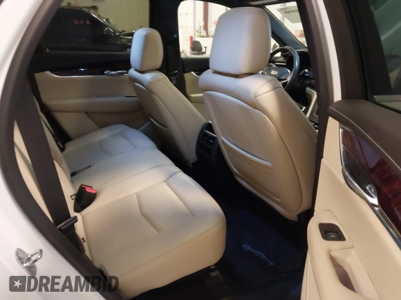 2019 Cadillac XT5 Luxury AWD z VIN 1GYKNDRS3KZ149162, wystawiony jako IAAI lot #42050088 z przebiegiem 109 364 mil mil oraz . Historia ofert i sprzedaży dostępna na DreamBid. Obrazek 8.