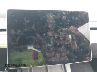 2023 Tesla Model 3 z VIN 5YJ3E1EA1PF449575, wystawiony jako IAAI lot #42457119 z przebiegiem 51 084 mil mil oraz . Historia ofert i sprzedaży dostępna na DreamBid. Obrazek 7.