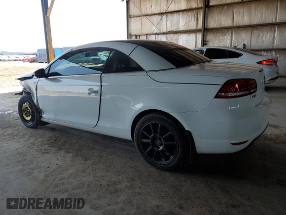 2015 Volkswagen Eos Komfort с VIN WVWBW8AH9FV001976, выставлен на аукционе Copart как лот 59529925 с пробегом 54 520 миль миль и Списание • Salvage title. История ставок и продаж доступна на DreamBid. Изображение 2.