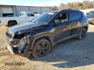 2018 Jeep Compass Altitude with VIN 3C4NJDBBXJT325669, listed as a Copart auction lot 87762825 with 70,738 mi miles and Salvage Title. Bid and sale history available at carsss.com. Image 1.