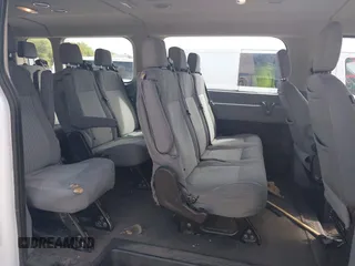 2019 Ford Transit Passenger XL z VIN 1FBZX2ZM2KKB65886, wystawiony jako IAAI lot #41911579 z przebiegiem 56 785 mil mil oraz . Historia ofert i sprzedaży dostępna na DreamBid. Obrazek 8.