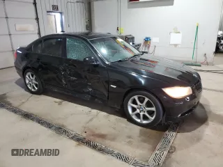 2011 BMW 3 Series 328i xDrive z VIN WBAPK5C57BF125958, wystawiony jako Copart lot #55773745 z przebiegiem 206 743 mil mil oraz Szkoda całkowita • Salvage title. Historia ofert i sprzedaży dostępna na DreamBid. Obrazek 4.