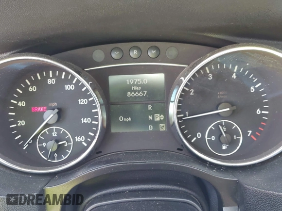 2008 Mercedes-Benz R-Class 3.5L with VIN 4JGCB56E28A084301, listed as a IAAI auction lot 41915069 with 86,667 mi miles. Bid and sale history available at carsss.com. Image 7.