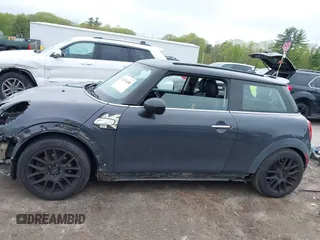 2015 MINI Hardtop S z VIN WMWXP7C54F2A37446, wystawiony jako IAAI lot #42256488 z przebiegiem 148 425 mil mil oraz . Historia ofert i sprzedaży dostępna na DreamBid. Obrazek 15.