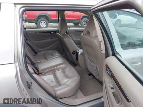 2005 Volvo XC70 with VIN YV1SZ592251196728, listed as a IAAI auction lot 41911635 with 140,228 mi miles and . Bid and sale history available at DreamBid. Image 8.