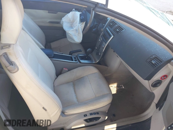 2010 Volvo C70 with VIN YV1672MC0AJ090939, listed as a IAAI auction lot 40903923 with 107,070 mi miles. Bid and sale history available at carsss.com. Image 5.