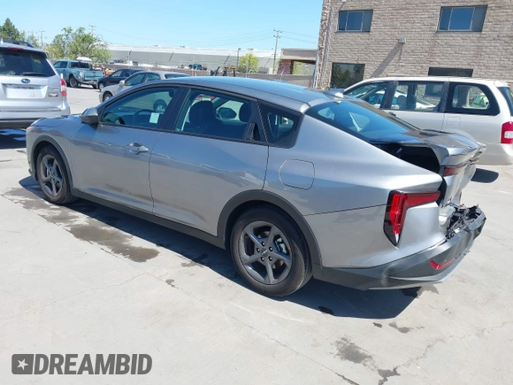 2025 Kia K4 LXS with VIN 3KPFT4DE0SE031208, listed as a IAAI auction lot 41989513 with 1,619 mi miles. Bid and sale history available at carsss.com. Image 3.