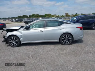 2021 Nissan Altima 2.5 SR with VIN 1N4BL4CV8MN407450, listed as a IAAI auction lot 41011267 with 27,605 mi miles. Bid and sale history available at carsss.com. Image 15.