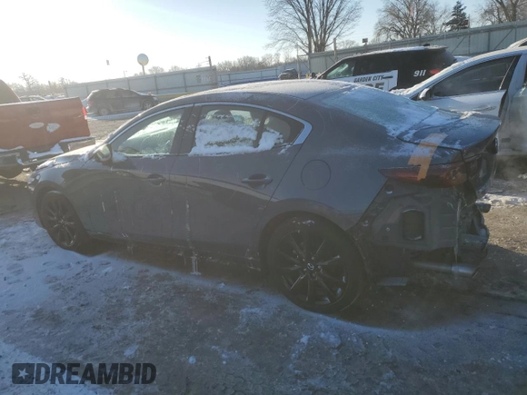 2022 Mazda 3 Carbon Edition z VIN 3MZBPACL5NM312817, wystawiony jako Copart lot #45314185 z przebiegiem 37 279 mil mil oraz Szkoda całkowita • Salvage title. Historia ofert i sprzedaży dostępna na DreamBid. Obrazek 2.