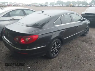 2010 Volkswagen CC Lux Limited Edition z VIN WVWHN7ANXAE533016, wystawiony jako IAAI lot #42506052 z przebiegiem 147 495 mil mil oraz . Historia ofert i sprzedaży dostępna na DreamBid. Obrazek 4.