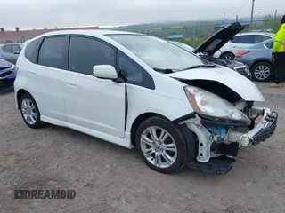 2011 Honda Fit Sport z VIN JHMGE8H52BS010341, wystawiony jako IAAI lot #42202418 z przebiegiem 175 385 mil mil oraz . Historia ofert i sprzedaży dostępna na DreamBid. Obrazek 1.