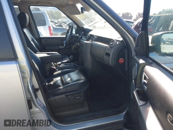 2006 Land Rover LR3 HSE with VIN SALAG25496A351587, listed as a IAAI auction lot 41237490 with 143,056 mi miles. Bid and sale history available at carsss.com. Image 5.