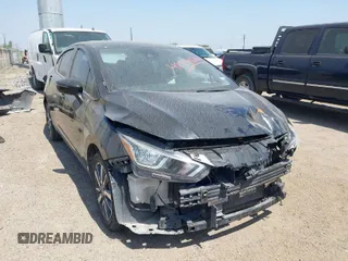 2021 Nissan Versa SV with VIN 3N1CN8EV2ML826717, listed as a IAAI auction lot 41771126 with 61,160 mi miles. Bid and sale history available at carsss.com. Image 1.