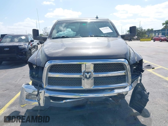 2018 Ram 2500 Big Horn z VIN 3C6UR5ML2JG368807, wystawiony jako IAAI lot #42159084 z przebiegiem 142 326 mil mil oraz . Historia ofert i sprzedaży dostępna na DreamBid. Obrazek 13.