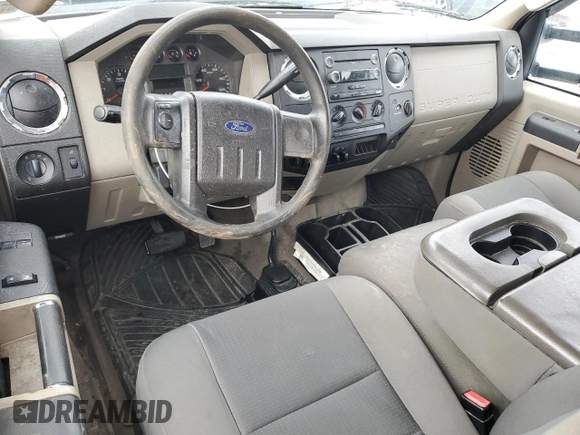 2010 Ford F-250 XL z VIN 1FTSX2B51AEB05501, wystawiony jako Copart lot #43577695 z przebiegiem 183 441 mil mil oraz Szkody całkowita. Historia ofert i sprzedaży dostępna na DreamBid. Obrazek 8.