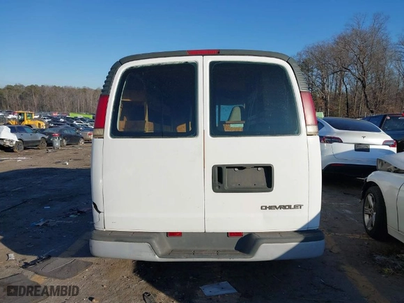 1997 Chevrolet Chevy Cargo Van with VIN 1GCFG25R8V1017834, listed as a IAAI auction lot 41389366 with NaN miles. Bid and sale history available at carsss.com. Image 16.