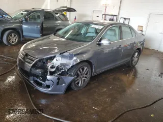 2006 Volkswagen Jetta 2.5L with VIN 3VWSF71K16M790850, listed as a Copart auction lot 85517484 with 117,423 mi miles and Salvage title. Bid and sale history available at DreamBid. Image 1.