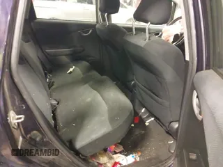 2010 Honda Fit Sport с VIN JHMGE8H47AC013526, выставлен на аукционе IAAI как лот 41617145 с пробегом 108 459 миль миль и . История ставок и продаж доступна на DreamBid. Изображение 8.