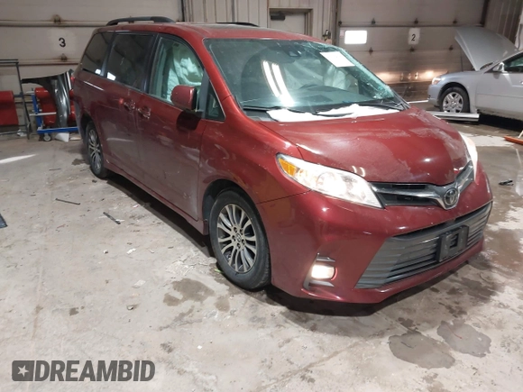 2018 Toyota Sienna XLE Auto Access Seat with VIN 5TDYZ3DC6JS920230, listed as a IAAI auction lot 41566438 with 186,213 mi miles. Bid and sale history available at carsss.com. Image 1.