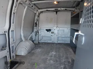 2008 Chevrolet Express Cargo z VIN 1GCFG15X681148824, wystawiony jako IAAI lot #41847111 z przebiegiem 251 449 mil mil oraz . Historia ofert i sprzedaży dostępna na DreamBid. Obrazek 8.